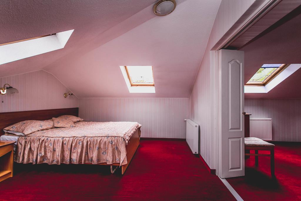 Hotel Twins Warszawa Rum bild